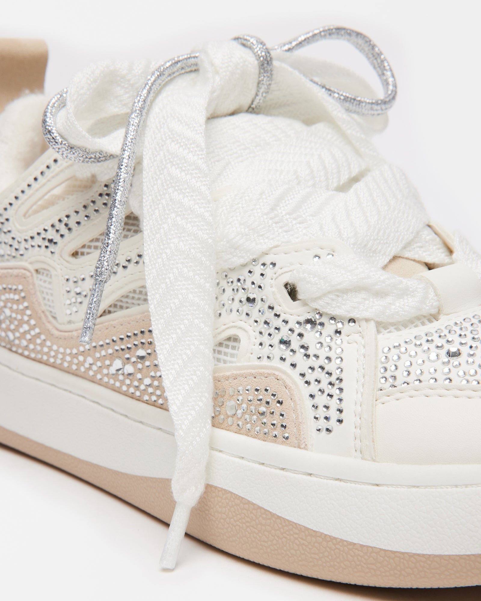 ROARING WHITE RHINESTONES - SM REBOOTED